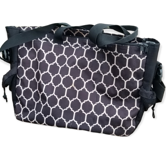 Skip & Hop large Double duo diaper bag, designed to fit on a double stroller. - Picture 7 of 13